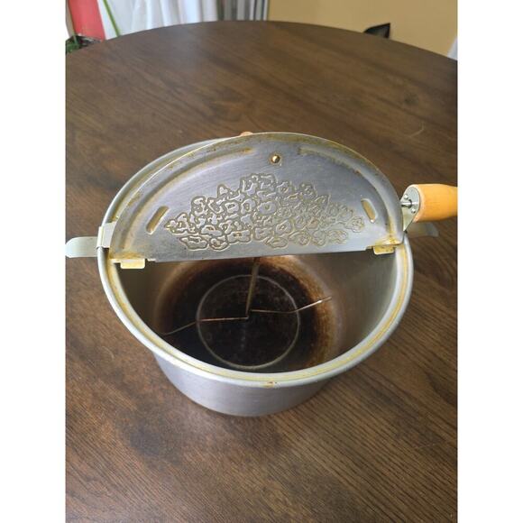 Genuine Whirley Pop Popcorn Maker Popper Stovetop Hand Crank Wooden Handle - Picture 5 of 16